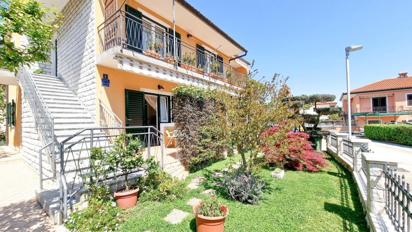 Alma One Apartment Новиград Екстериор снимка