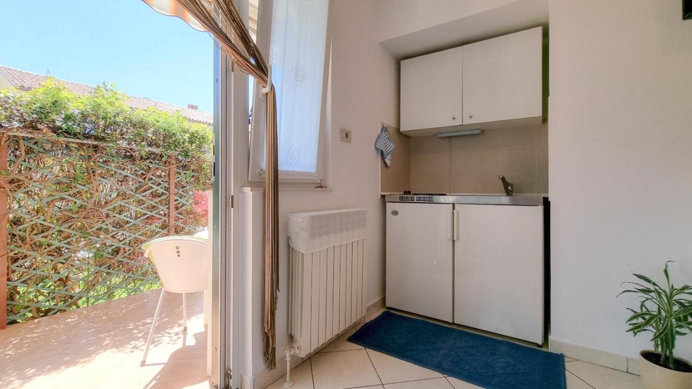 Alma One Apartment Новиград Екстериор снимка